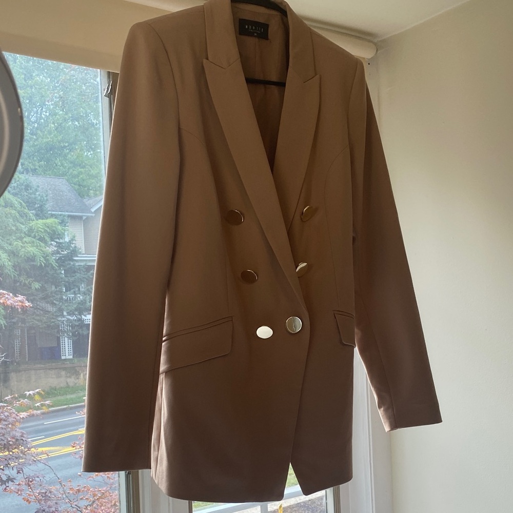European Women's Tan Double-Breasted Blazer